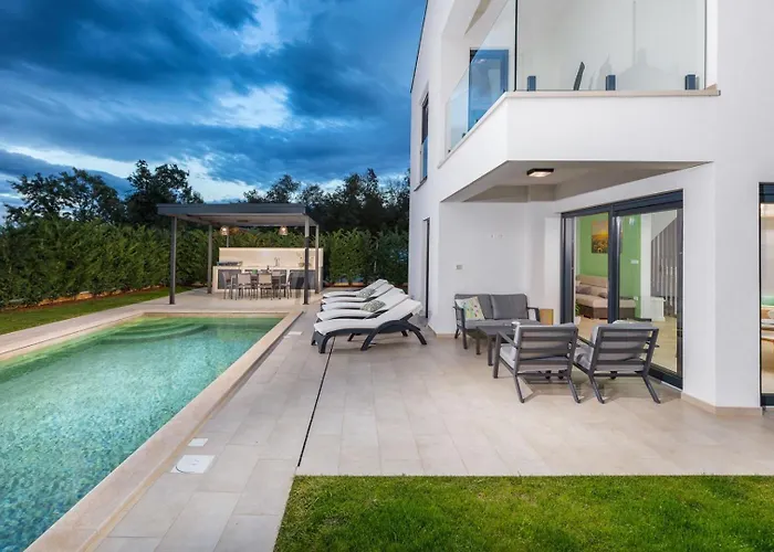 Vila Silvia By Villsy *