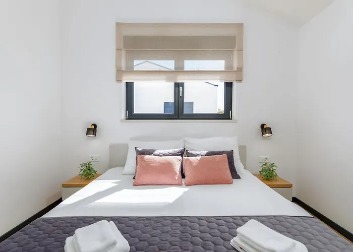 Silvia By Villsy * Nova Vas (Porec)