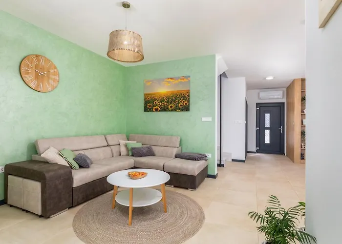 Vila Silvia By Villsy