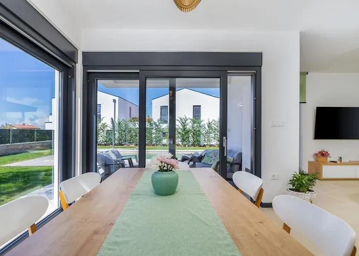 Silvia By Villsy Nova Vas (Porec)