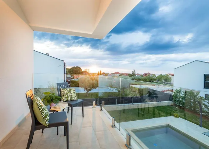 Vila Silvia By Villsy *