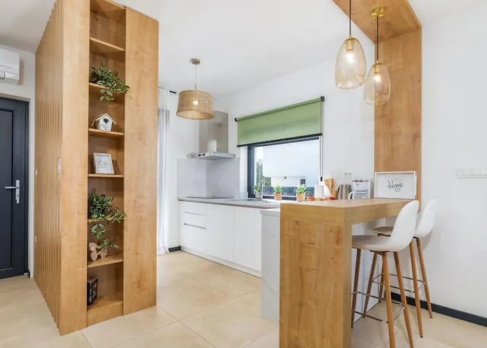 Silvia By Villsy Nova Vas (Porec)