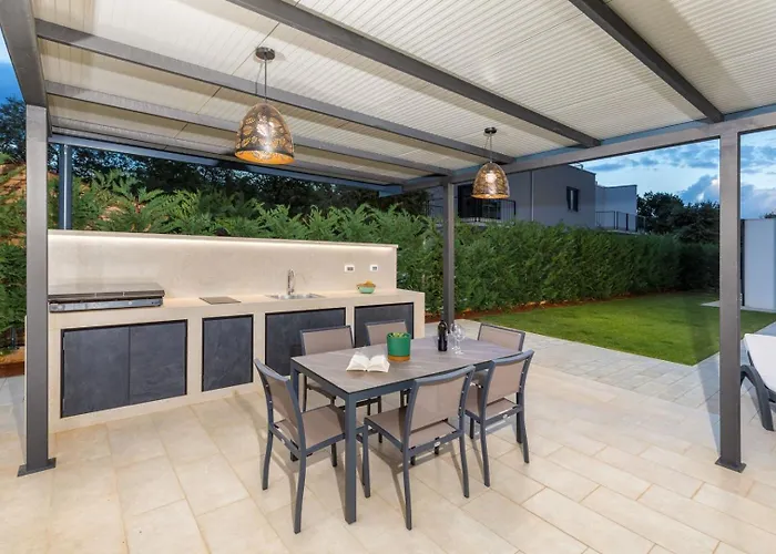 Silvia By Villsy Vila