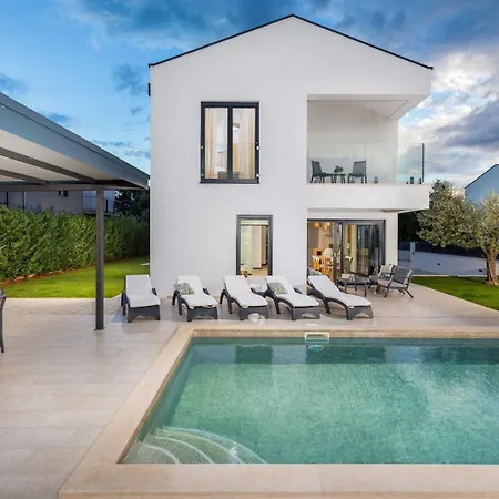 Silvia By Villsy Villa Nova Vas (Porec)