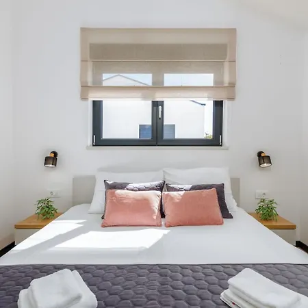 Silvia By Villsy * Nova Vas (Porec)