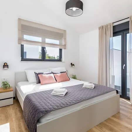 Silvia By Villsy Villa