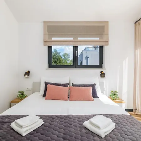 Silvia By Villsy Villa