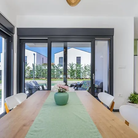 Silvia By Villsy Nova Vas (Porec)