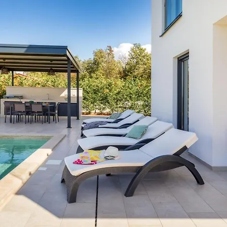 Villa Silvia By Villsy