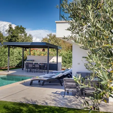 Silvia By Villsy Villa Nova Vas (Porec)